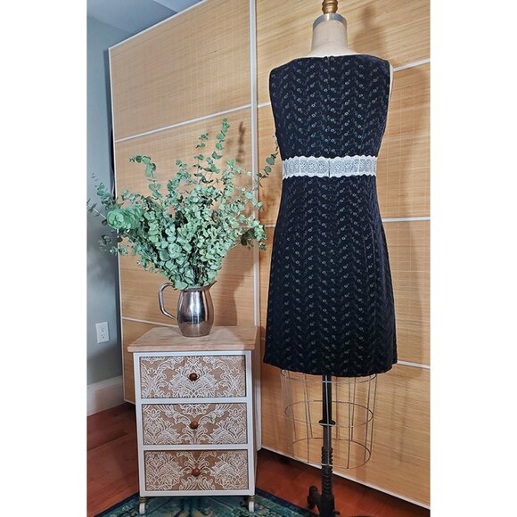 Nearly NWT Vintage Nanette Lepore Embroidered Velvet Cocktail Mini dress size 6 - Picture 2 of 9